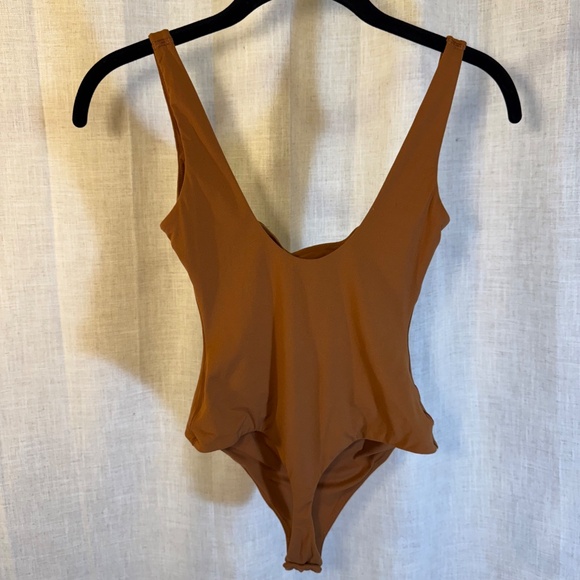 ✨ SKIMS Essential Mock Neck Cowl Bodysuit – Size S ✨ - Picture 7 of 9